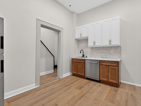 5th image of 7017-7019 Michigan Ave