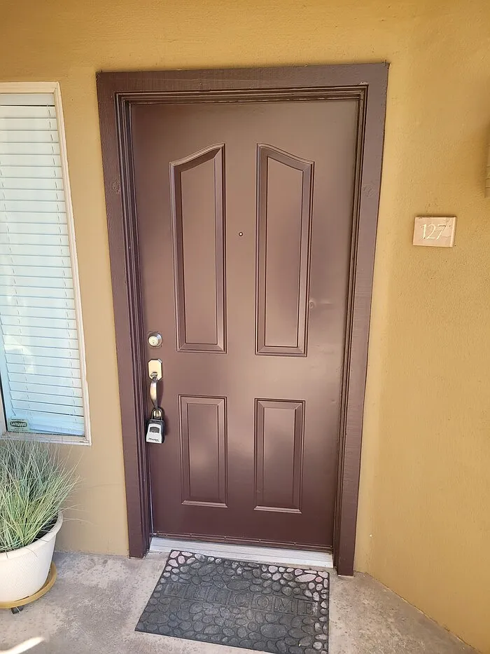 1 bed, 1.0 bath, 735 sqft, $1,950 — Photo 2