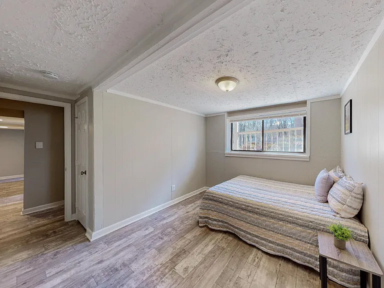 4335 Lincolndale Dr — Photo 14