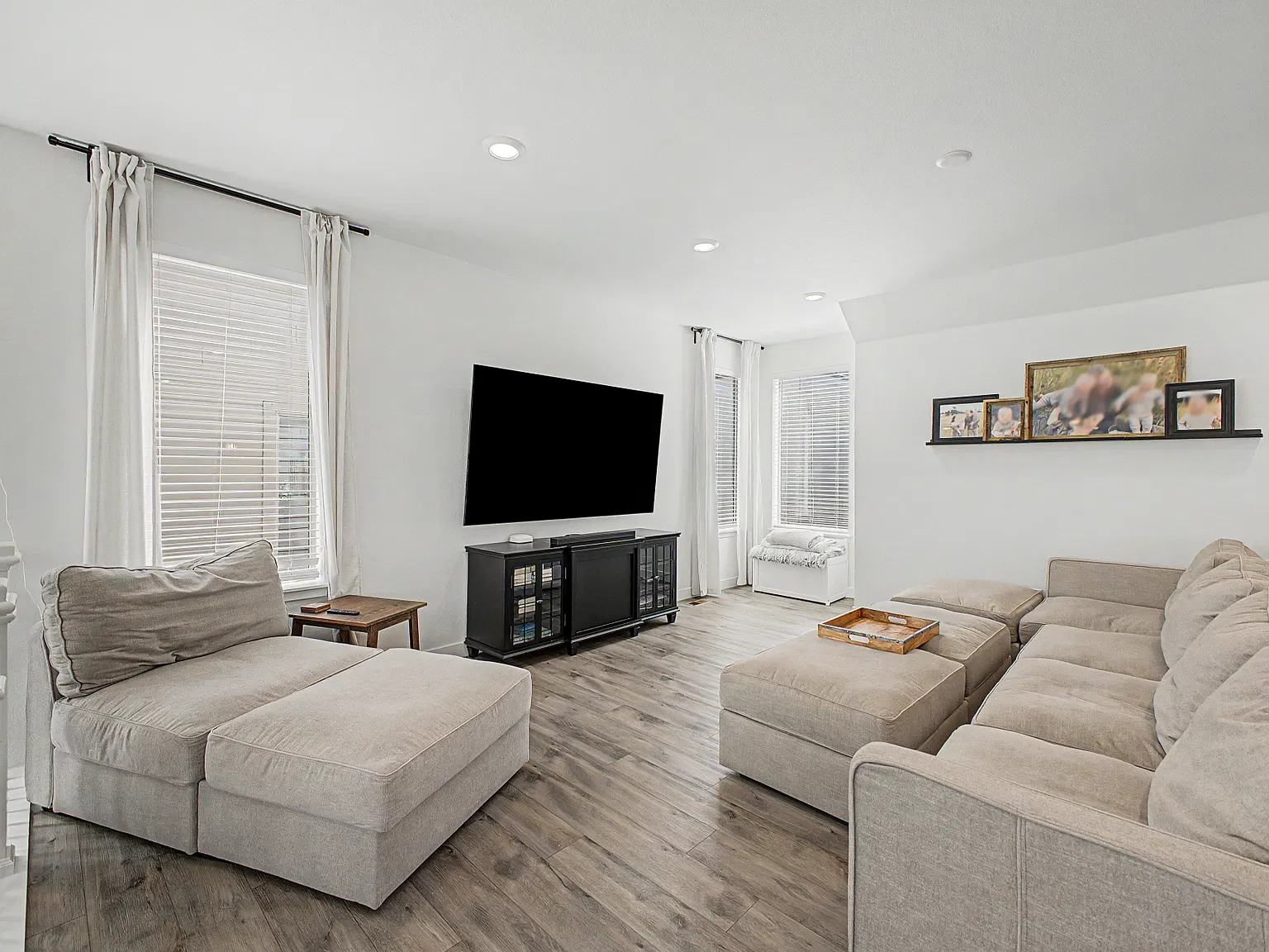 4 bed, 2270 sqft, $3,750 — Photo 4