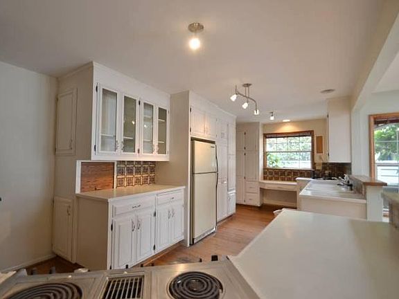 4th image of 16275 37th Ave NE