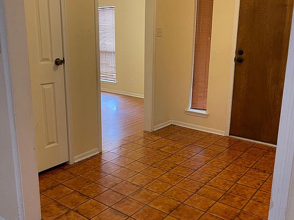 4th image of 6418 Gleneagles Dr