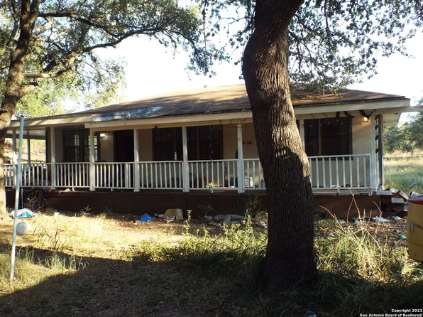 169 OAKVIEW DR, Poteet, TX 78065