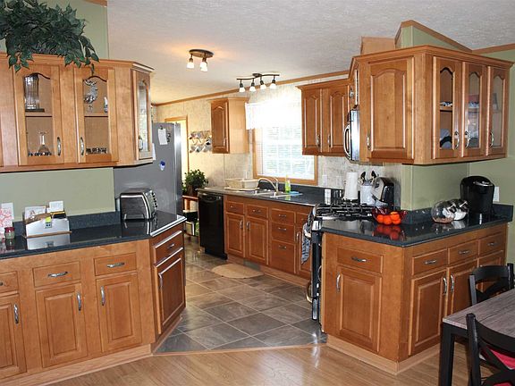4th image of 513 Watch Hill Dr