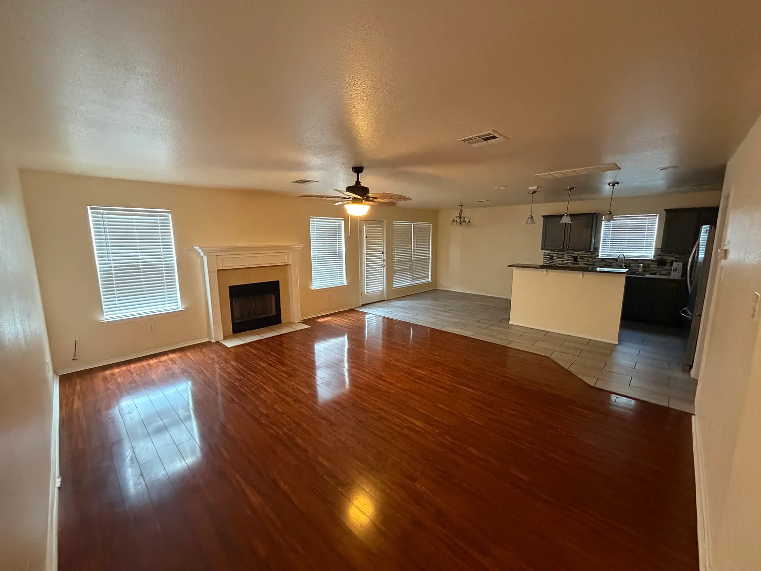 Ideal Family Home In Heights — Photo 3