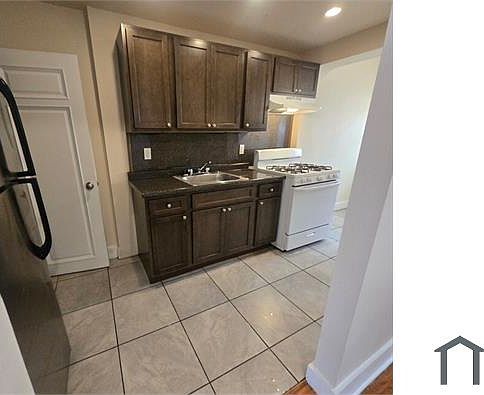 3rd image of 2021 Widener Pl