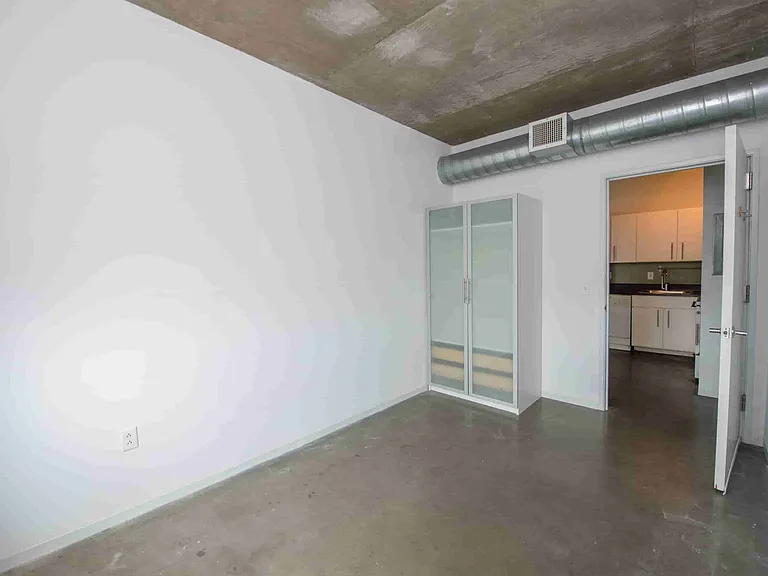 The Hub on Chestnut Street — Photo 17