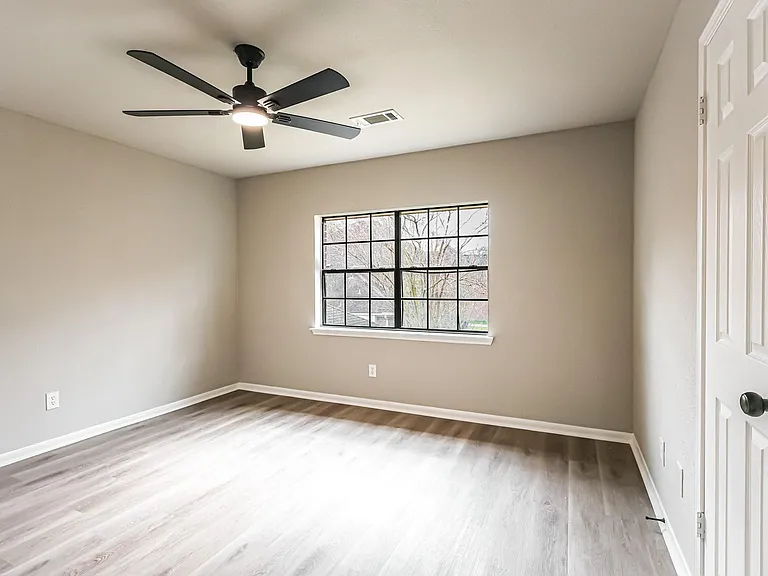 18703 Evergreen Falls Dr — Photo 24