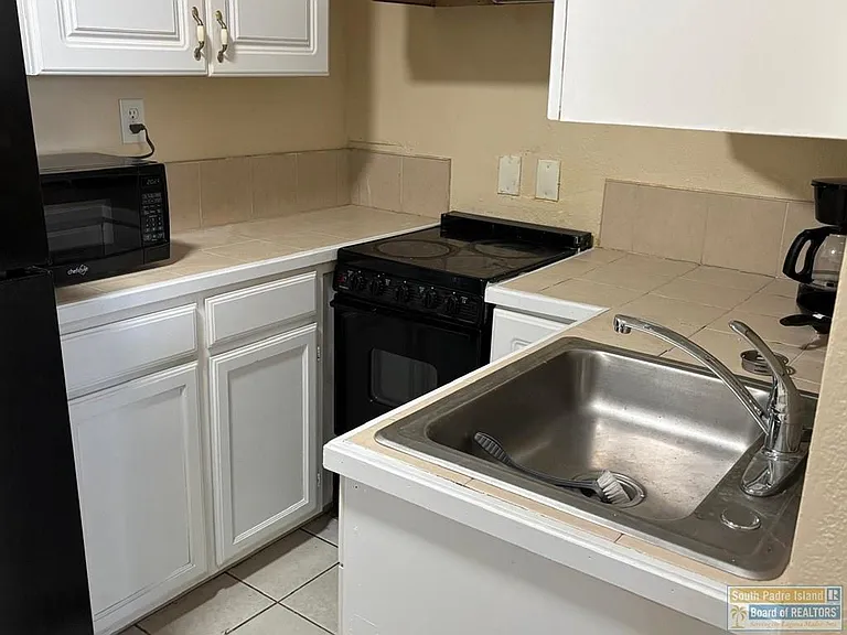310 W Houston St #1 — Photo 7