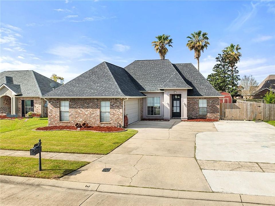 1st image of 114 Gloria Ct