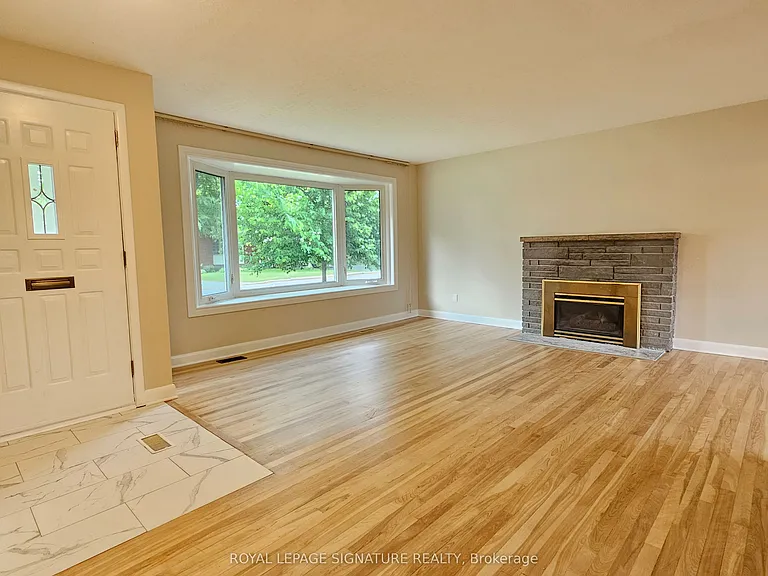 2368 Drury Ln #MAIN — Photo 8