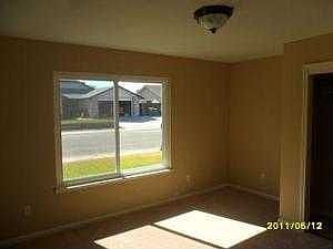 4th image of 18584 N Milford Dr