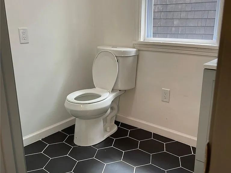 1371 Crucible St — Photo 8