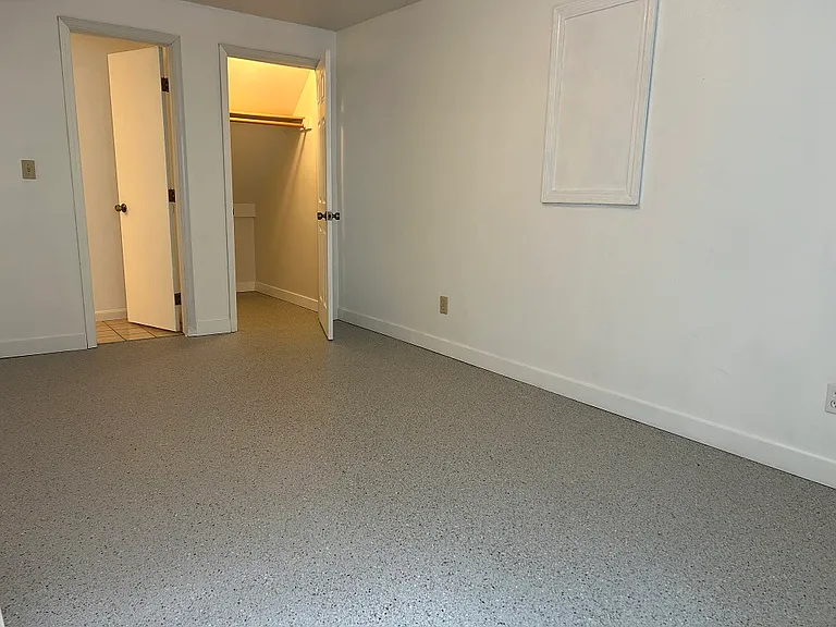 4187 Zurich Dr — Photo 17