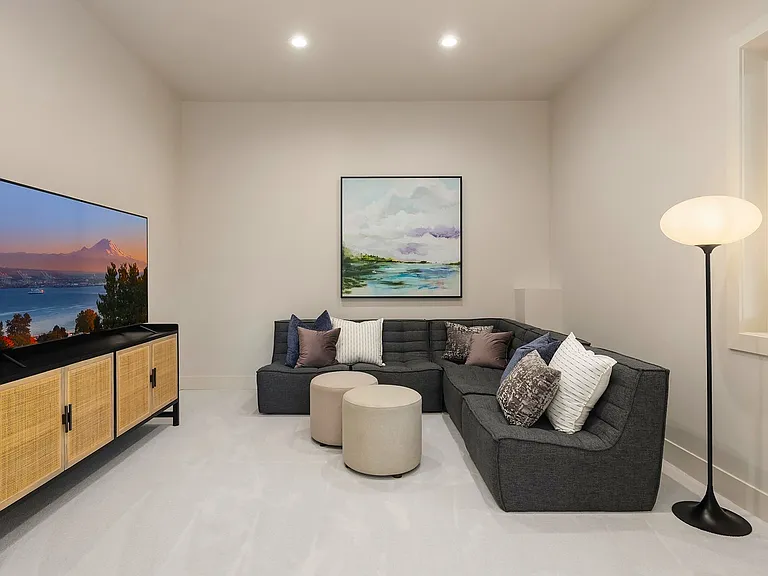 8243 W Mercer Way — Photo 38