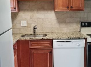 6 Gayridge Rd APT 105, Waterbury, CT 06705