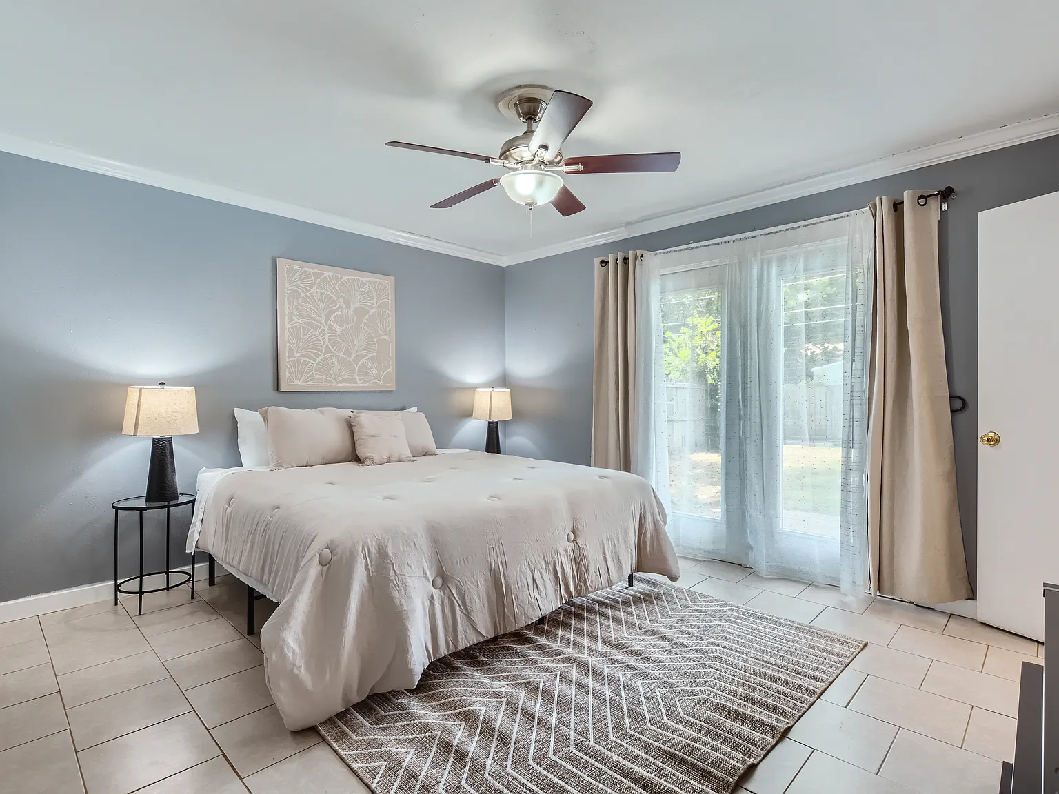 4 bed, 1854 sqft, $5,000 — Photo 3
