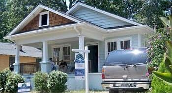 2nd image of 835 Oakhill Ave SW