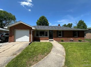 7312 Montclair Ave, Godfrey, IL 62035