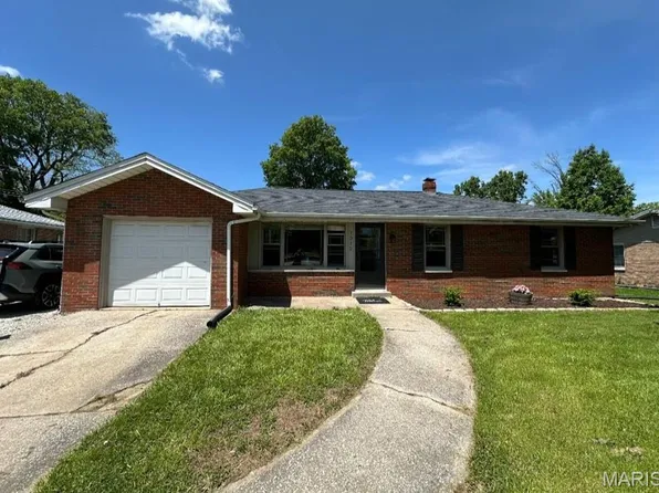 7312 Montclair Ave, Godfrey, IL 62035