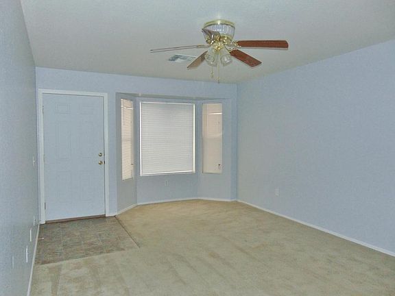 4th image of 912 N Navajo Ln