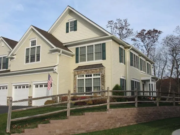 30 Mackenzie Ln N #1304, Denville, NJ 07834