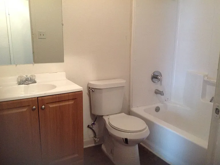 206 Hub Ave — Photo 10