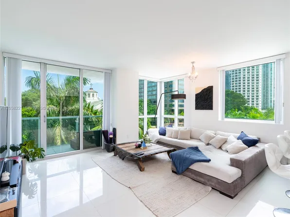 500 Brickell Ave APT 402, Miami, FL 33131