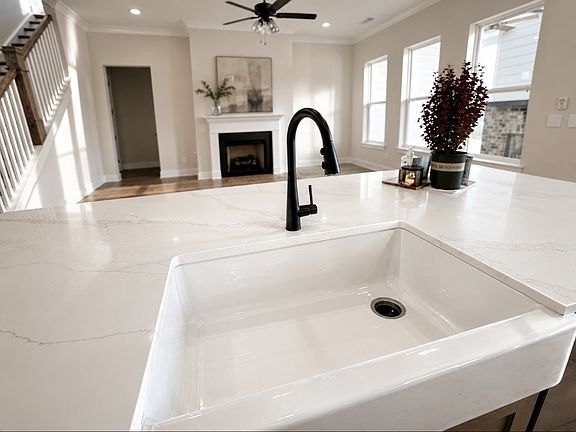 5th image of 2921 Hansi Ct