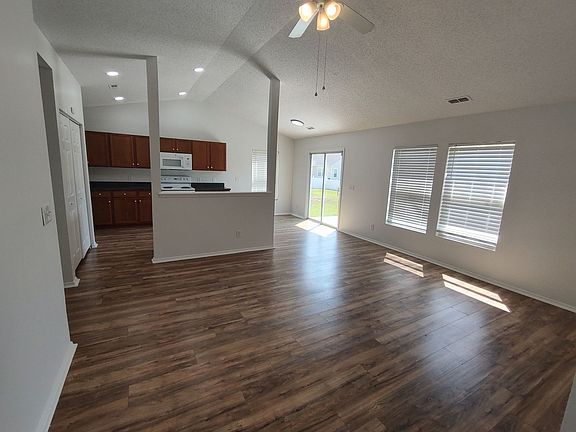 5th image of 3038 Regency Oaks Dr