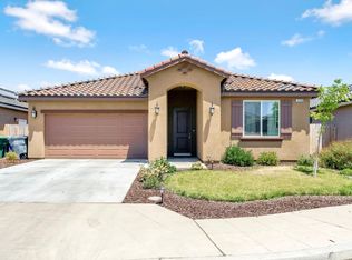1206 Bristlecone Dr, Madera, CA 93638