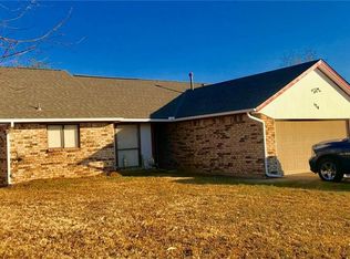 124 Oak Tree Ln, Midwest City, OK 73130