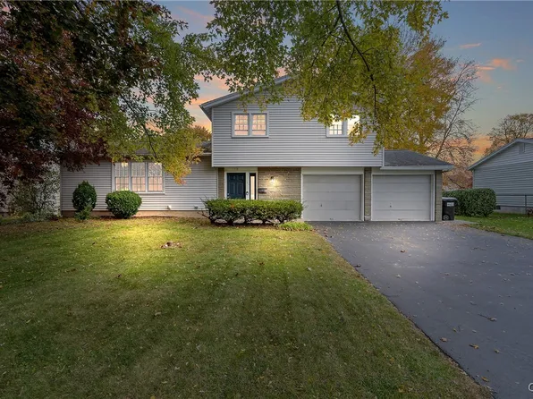 110 Emerald Dr, Liverpool, NY 13088