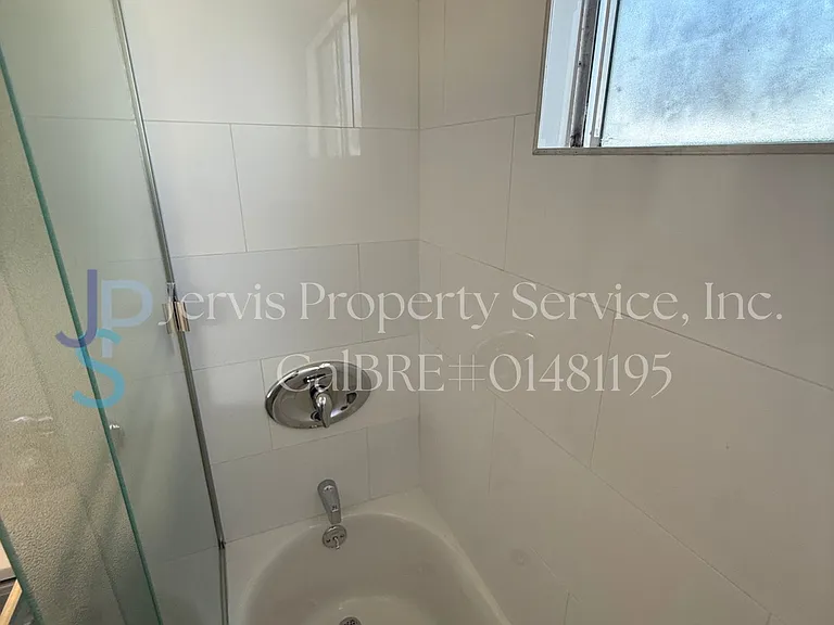 4610 E 52nd Dr #4 — Photo 8