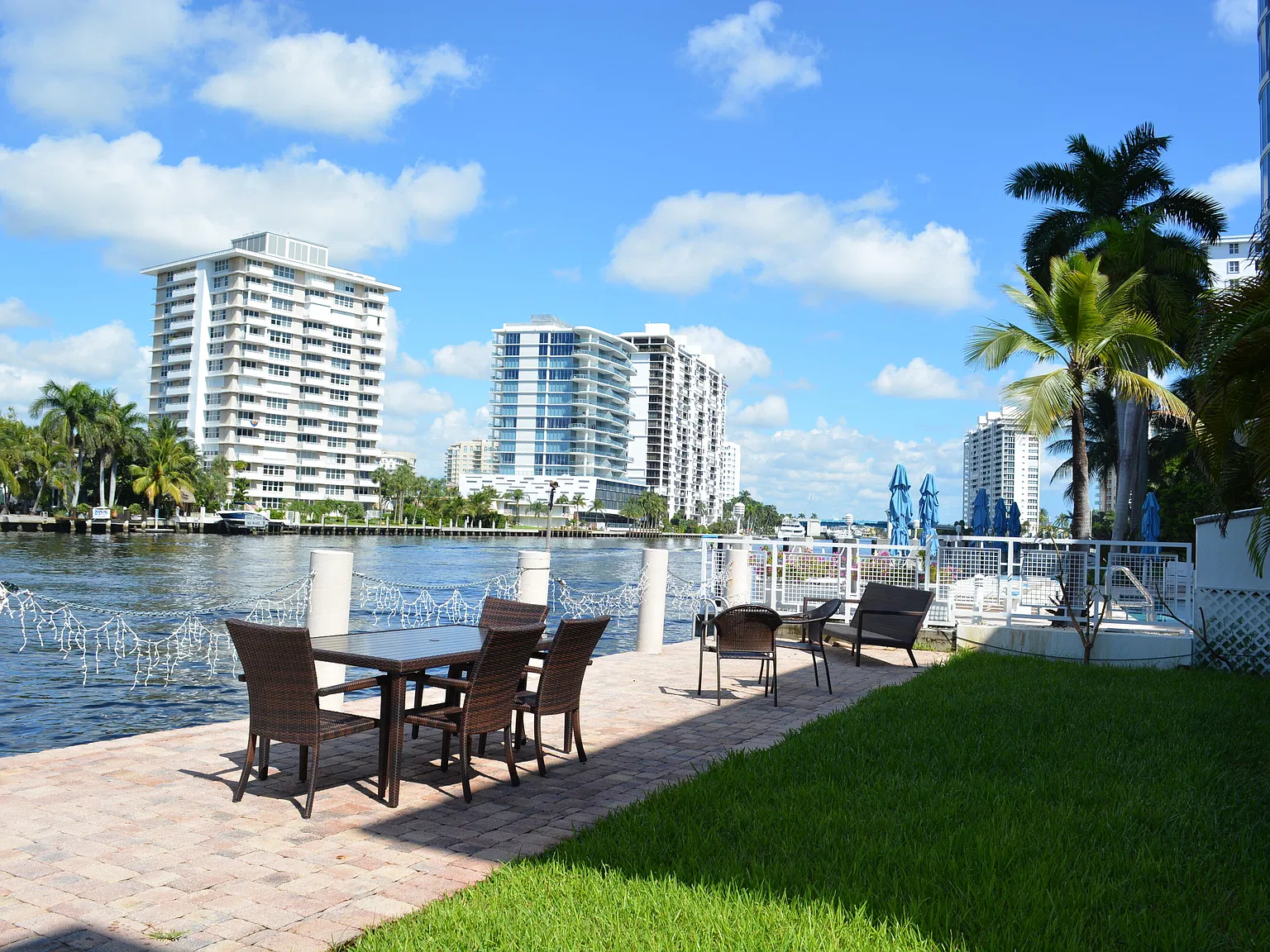 2 bed, 2.0 bath, 1800 sqft, $4,000 — Photo 3