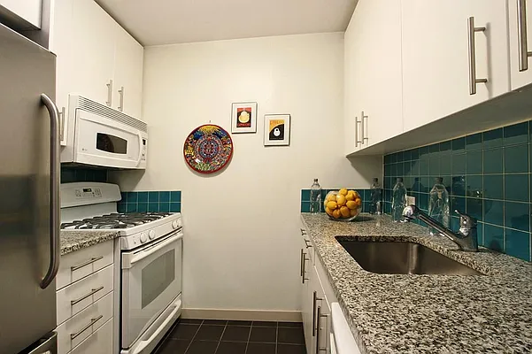Rented by Corcoran | media 25