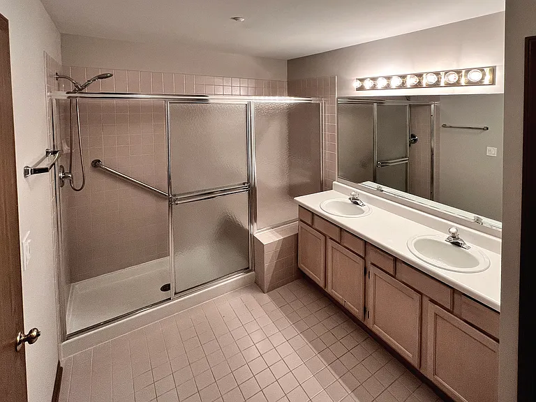 1603 W Hawkes St #1 — Photo 14