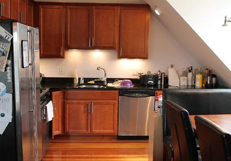 73 Perthshire Rd #B — Photo 2