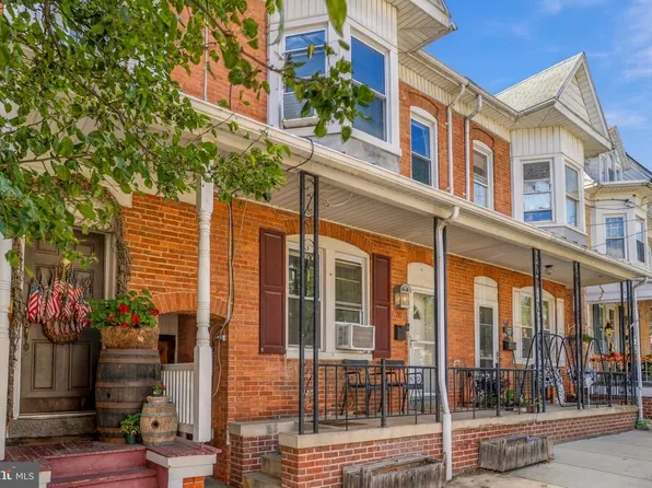 60 N Water St, Spring Grove, PA 17362