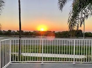 6887 Tradewinds Dr, Carlsbad, CA 92011
