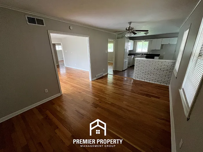 3391 Boxdale St — Photo 4