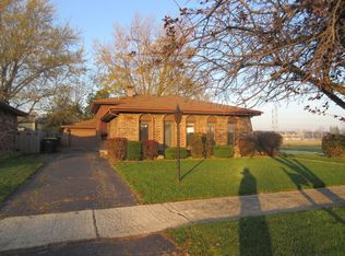 17808 Hickory St, Lansing, IL 60438