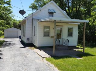 3702 40th Ave, Moline, IL 61265