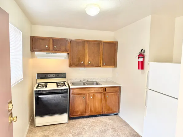 212 General Marshal St Ne, 212 General Marshall St NE APT 3, Albuquerque, NM 87123