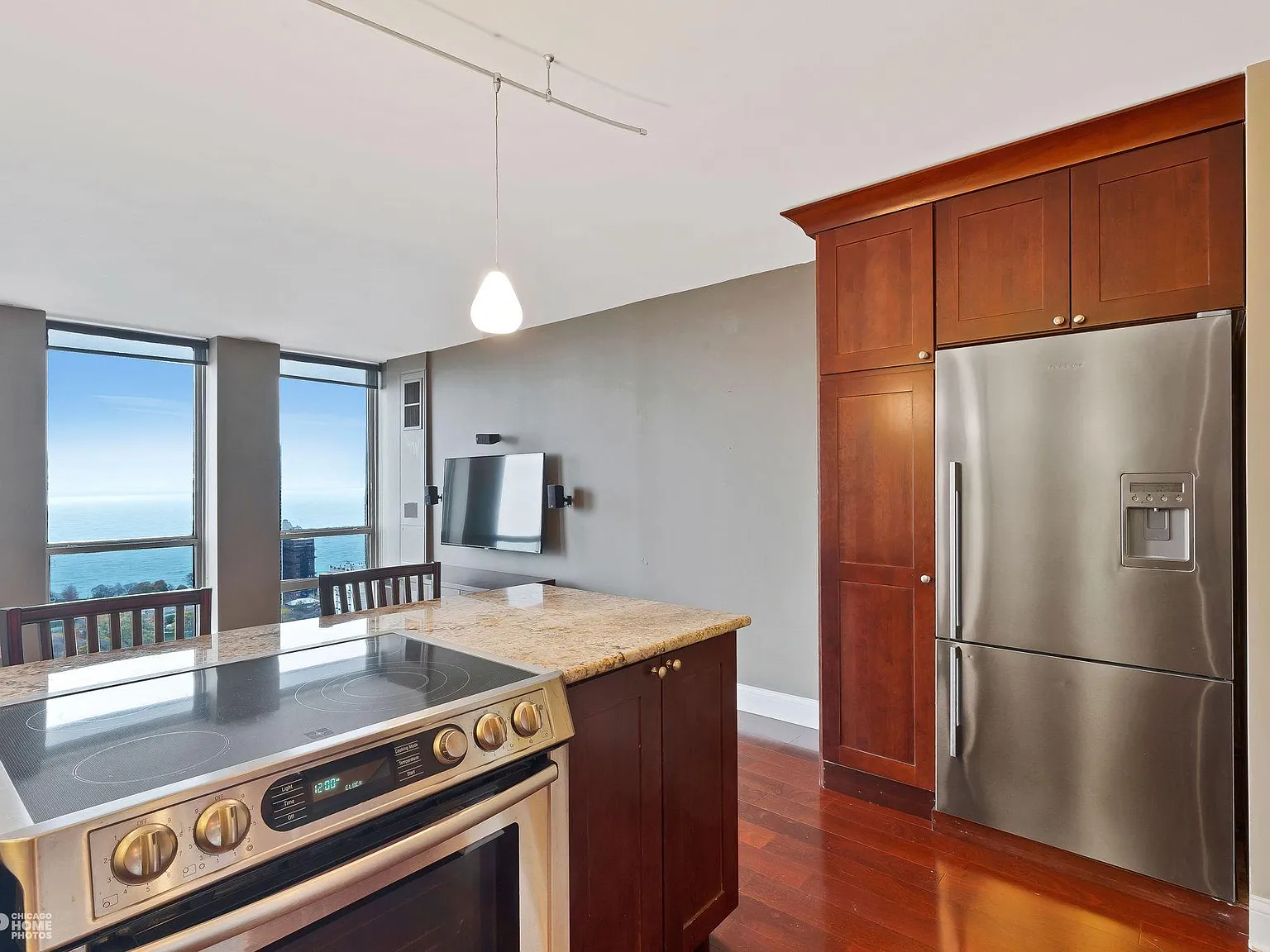 Studio, 500 sqft, $2,400 — Photo 4