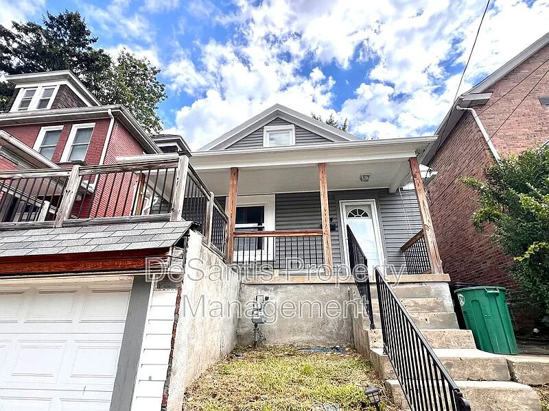 924 Lenz Ave
