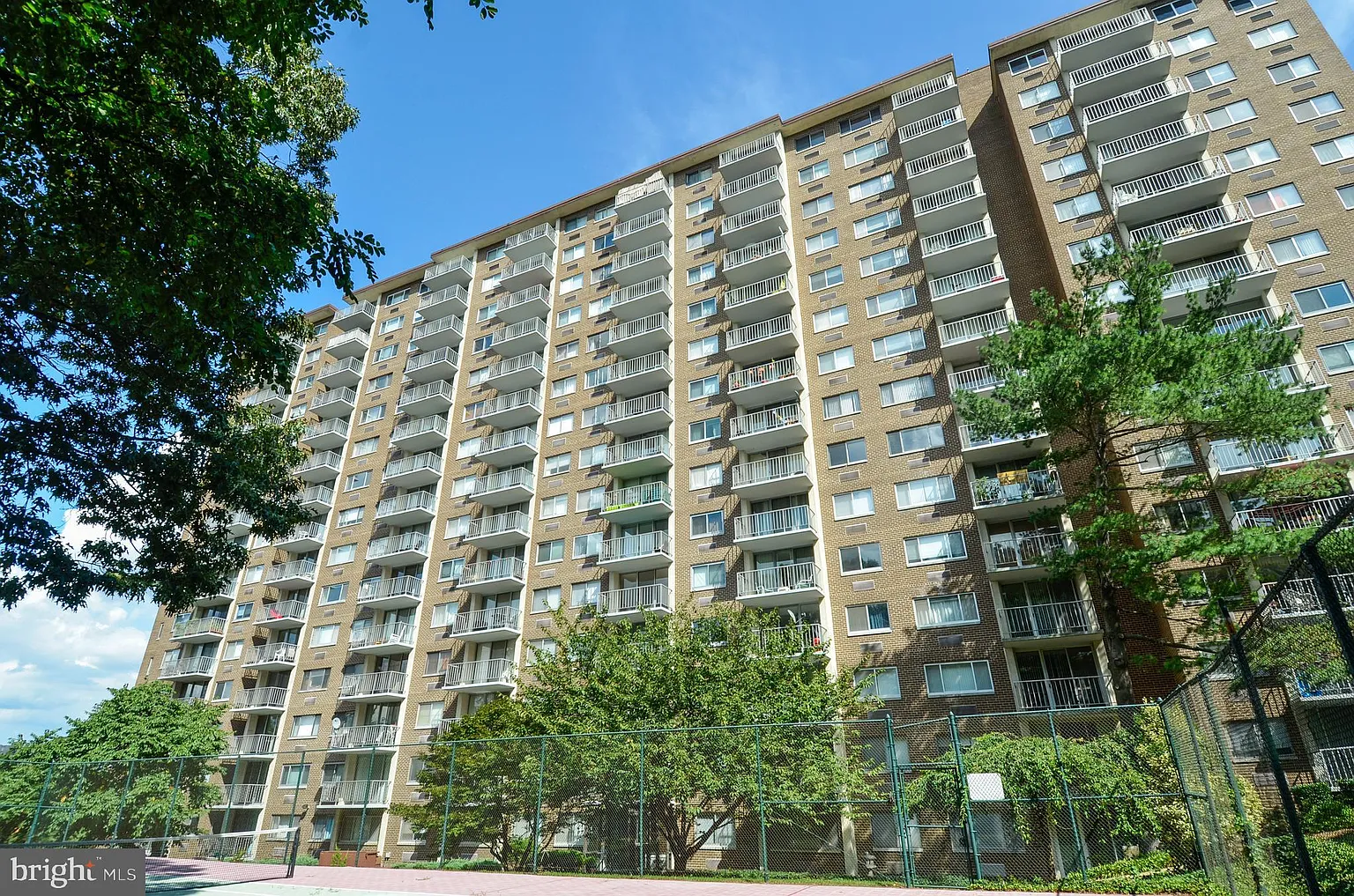 2059 Huntington Ave APT 205 photo 1