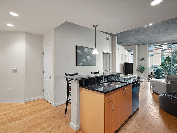 5th image of 250 Pharr Rd NE APT 607