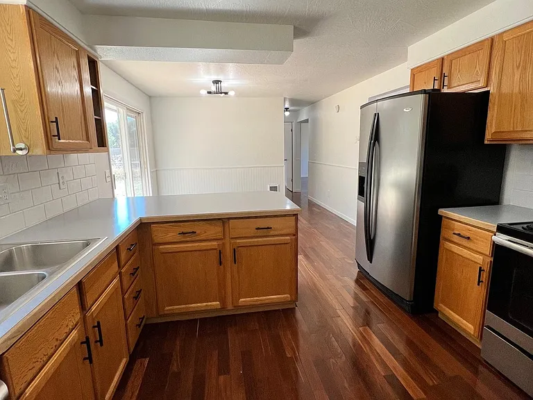 394 S Harlan Pl — Photo 11