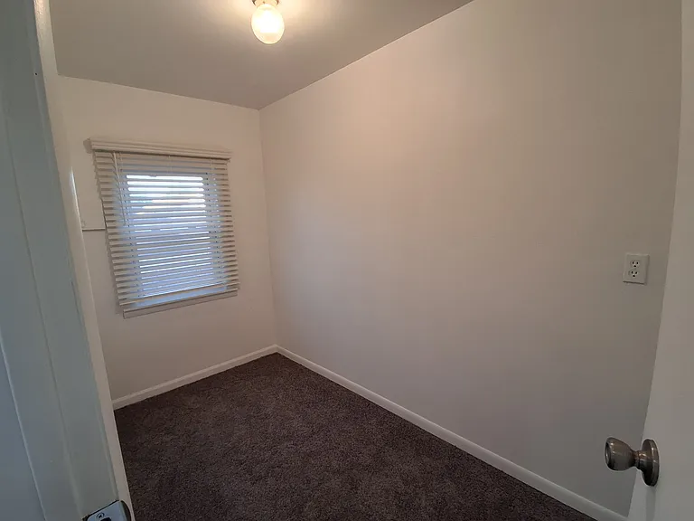 2805 S Emerald Ave #2 — Photo 5